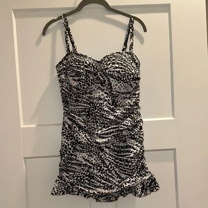 Kim Gravel x Swimsuits for All Black and White Swim Dress Never Worn